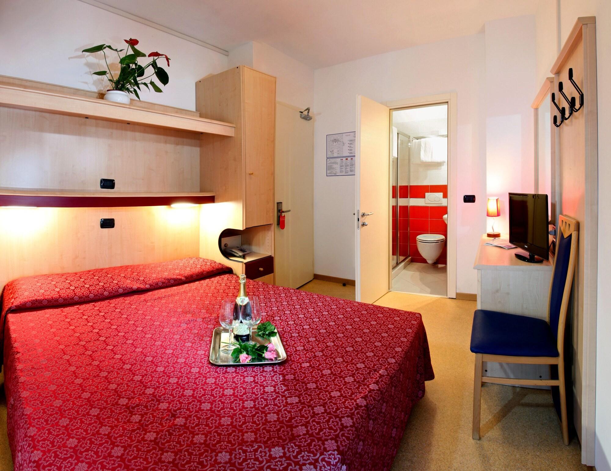 Hotel Regina Λινιάνο Σαμπιαντόρο Εξωτερικό φωτογραφία