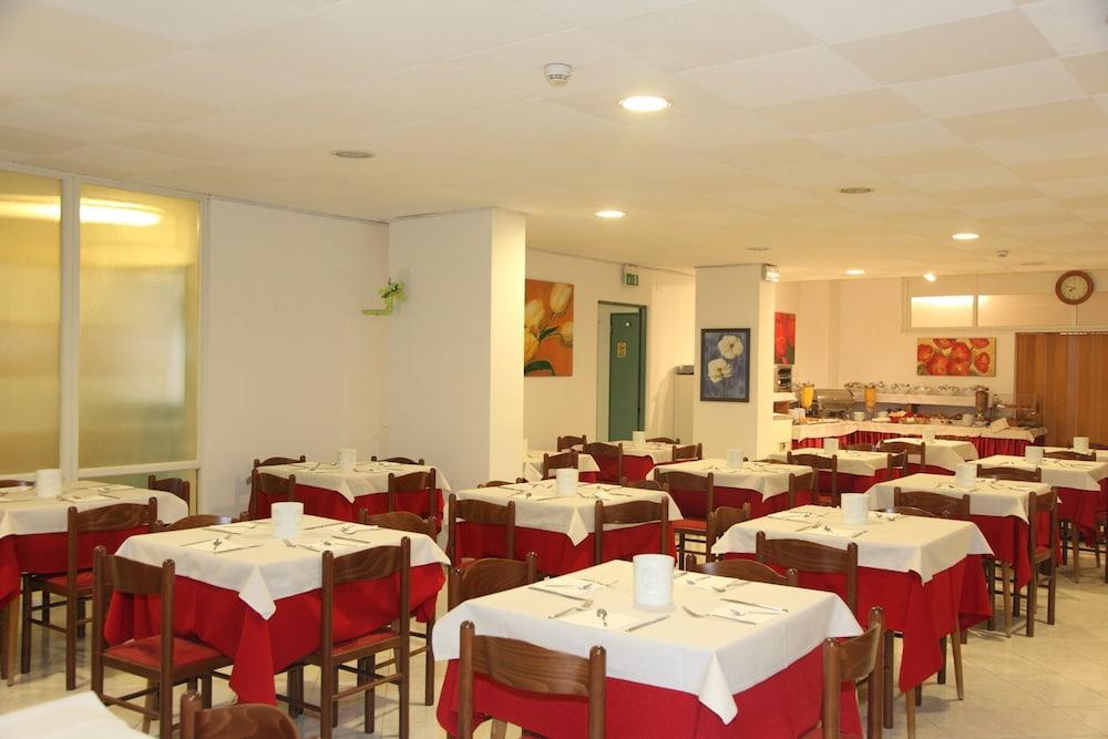 Hotel Regina Λινιάνο Σαμπιαντόρο Εξωτερικό φωτογραφία